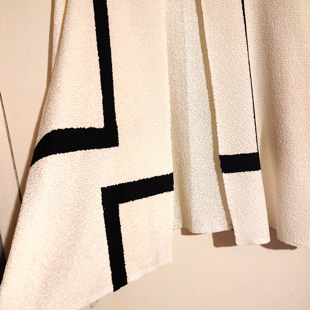 Catherines Black and White Jacket/Sweater Size 1X 18/20W - Picture 4 of 8